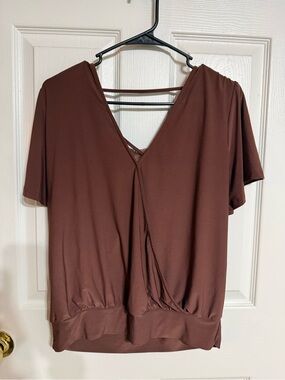 Buckle Brown V-Neck Short Sleeve Blouse